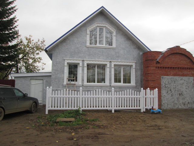 Дом оформленный фасадным декором